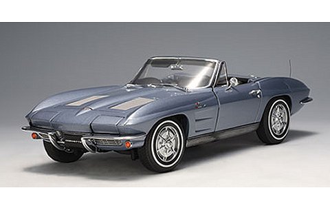 シボレー コルベット コンバーチブル 1963 シルバー (1/18 オートアート71192) シボレー コルベット コンバーチブル 1963 シルバー (1/18 オートアート71192)
