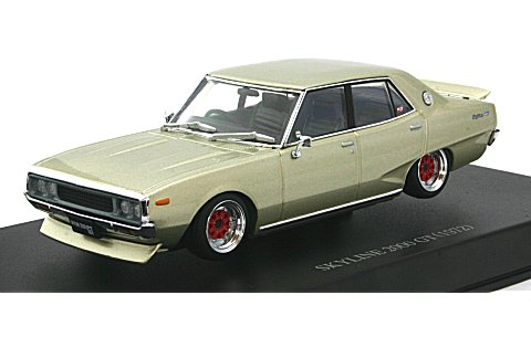GC110 スカイライン(ヨンメリ) 2000GT カスタムスタイル シャンパンゴールド (1/43 ディズム93368) GC110 スカイライン(ヨンメリ) 2000GT カスタムスタイル シャンパンゴールド (1/43 ディズム93368)