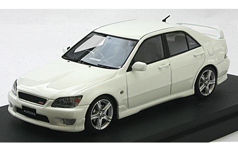 トヨタ アルテッツァ RS 200 スポーツバージョン スーパーホワイトII (1/43 マーク43 PM4343W) トヨタ アルテッツァ RS 200 スポーツバージョン スーパーホワイトII (1/43 マーク43 PM4343W)