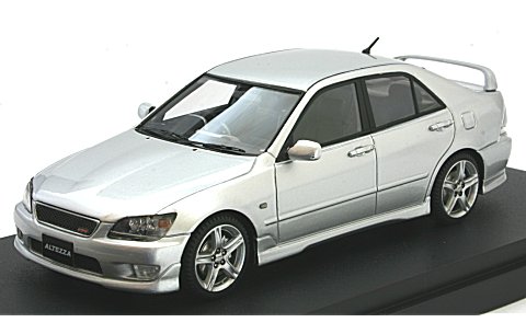 トヨタ アルテッツァ RS 200 スポーツバージョン シルバーM (1/43 マーク43 PM4343S) トヨタ アルテッツァ RS 200 スポーツバージョン シルバーM (1/43 マーク43 PM4343S)